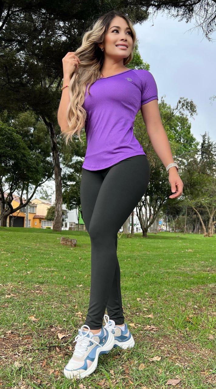 Conjunto 2 Piezas - Leggings en Suplex y Camiseta en Tela Capritti Ref: 2010