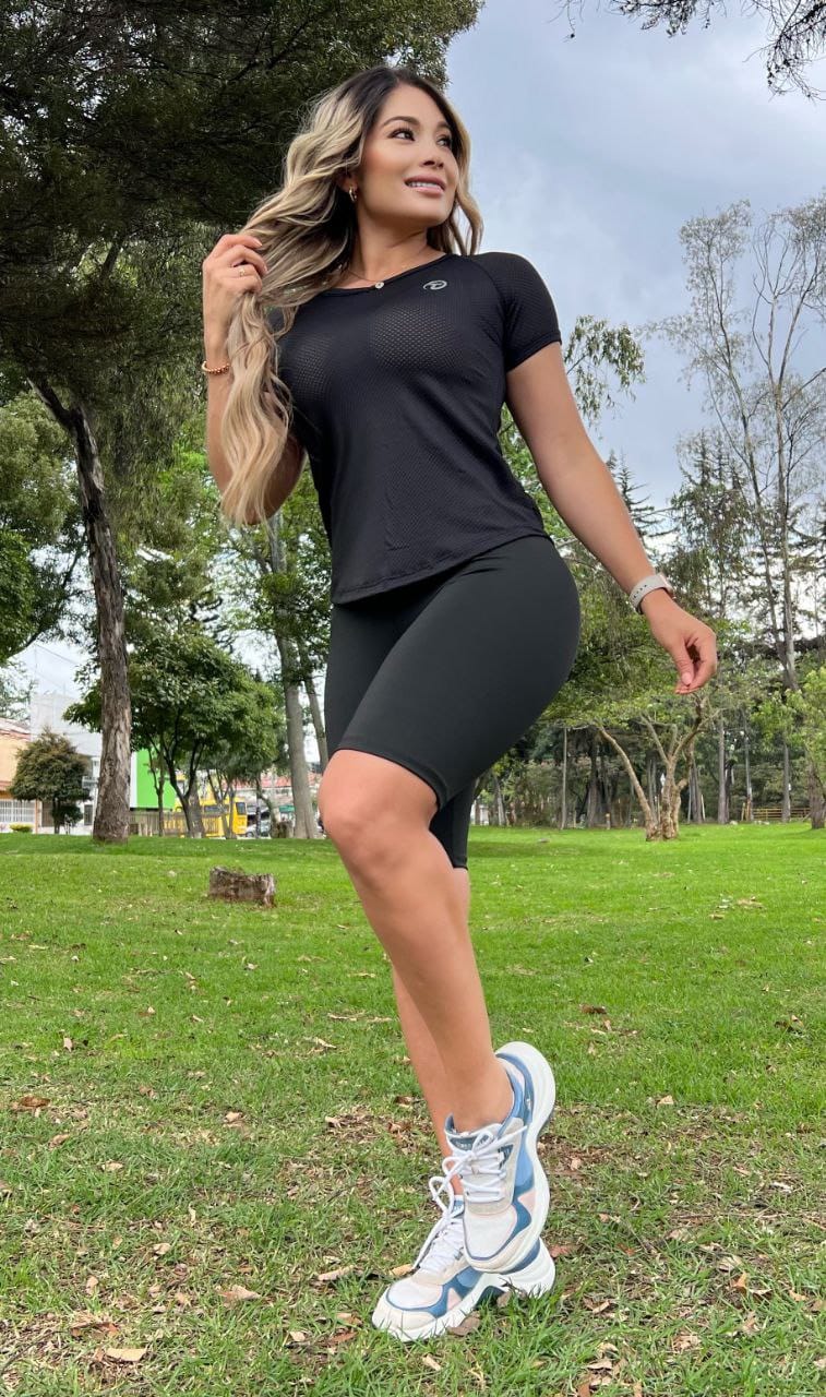 Conjunto 2 Piezas - Biker en Suplex y Camiseta en Capri Ref: 2020