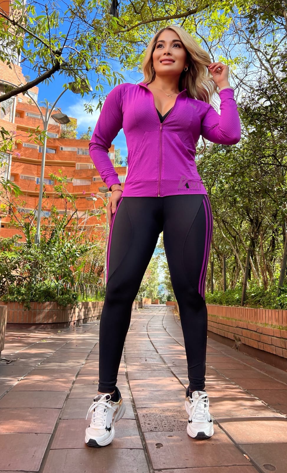 Conjunto 2 Piezas - Leggings en Licra Nylon y Chaqueta en Tela Capriti Ref: 10010