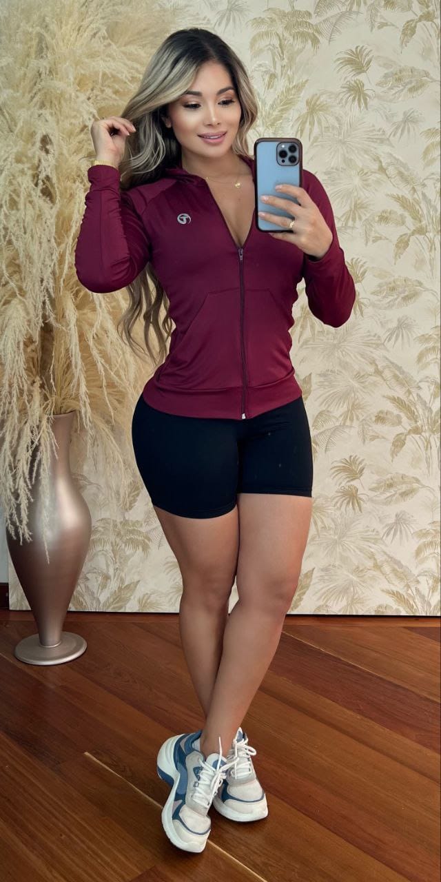 Conjunto 2 Piezas - Chaqueta en Licra Deportiva y Shorts en Licra Nylon Ref: 10300