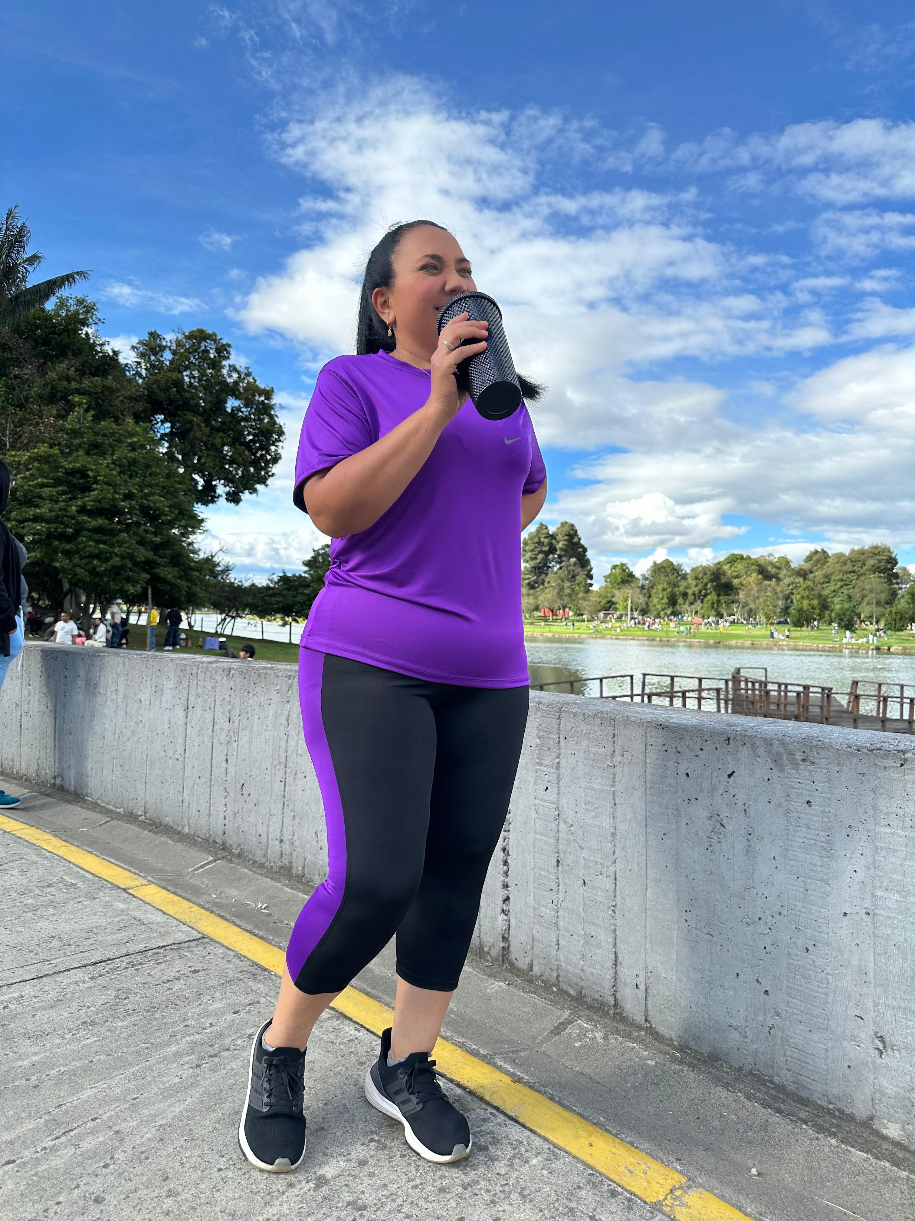 Conjunto 2 Piezas - Capri en Licra Nylons y Camiseta en Licra Liviana Ref: 5090