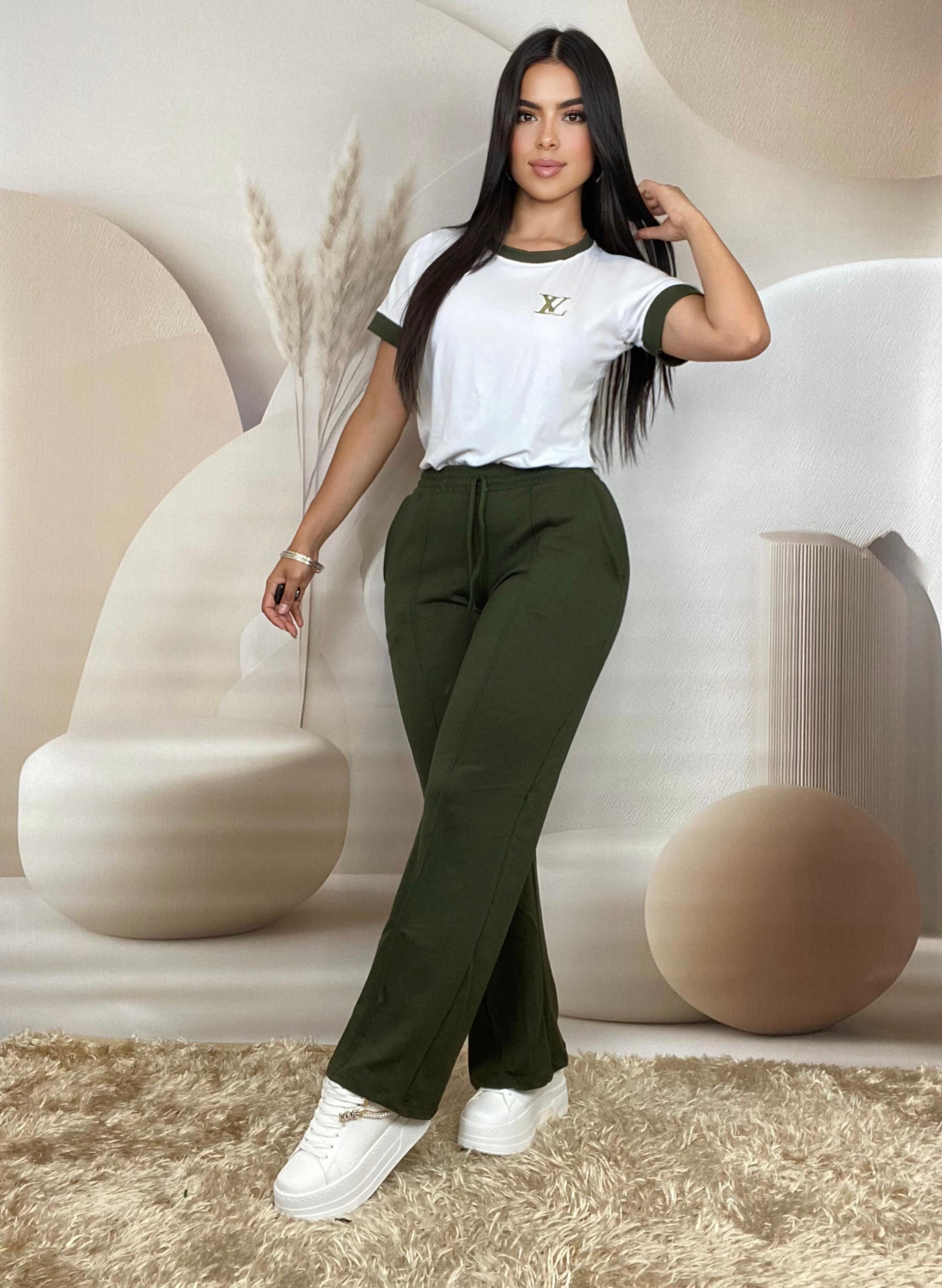 Conjunto 2 Piezas - Pantalón en Burda y Camiseta en Algodón con Logo Bordado Ref: 800