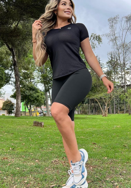 Conjunto 2 Piezas - Biker en Suplex y Camiseta en Capri Ref: 2020