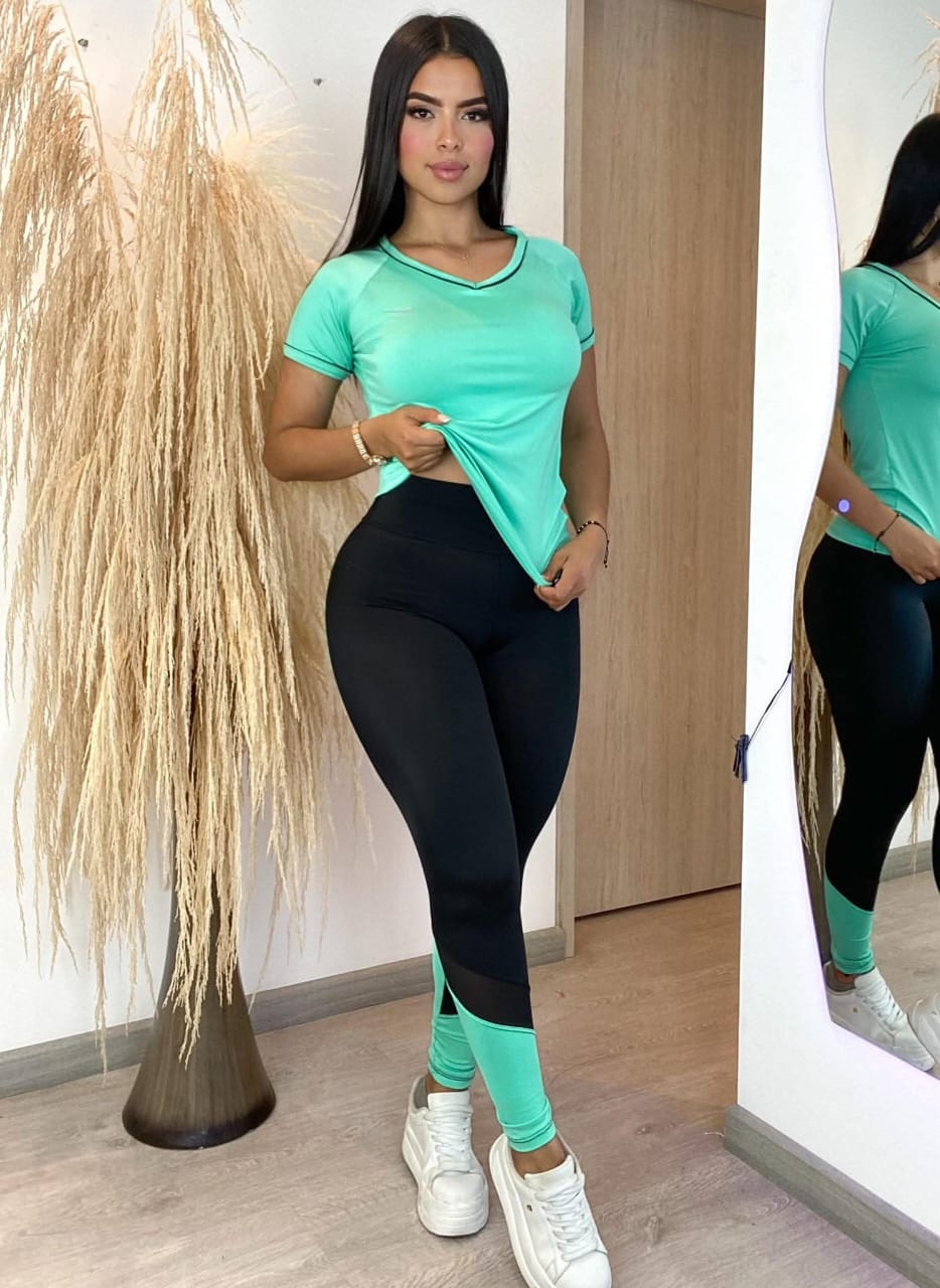 Conjunto 2 Piezas - Leggings y Camiseta Ref: 8020