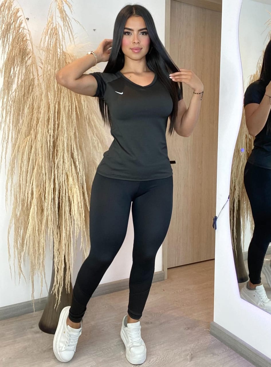 Conjunto 2 Piezas - Leggings y Camiseta Ref: 8020