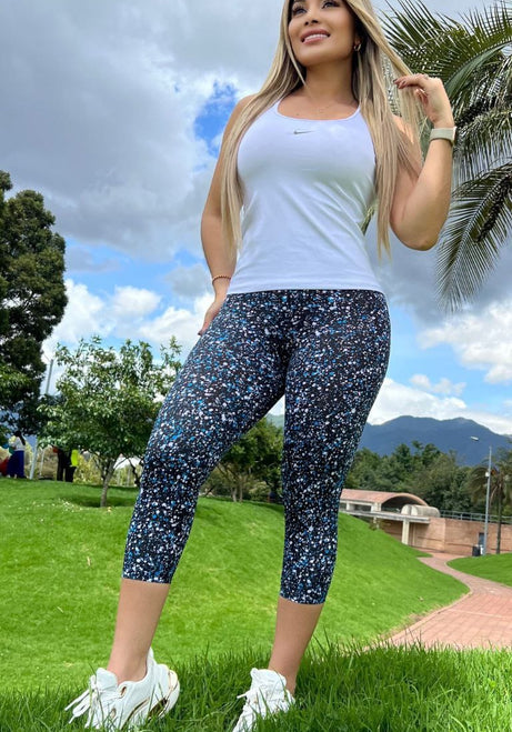 Conjunto 2 Piezas - Capri en licra Nylon y Blusa en licra deportiva Ref: 5044