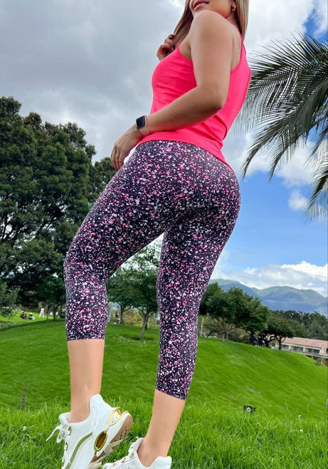 Conjunto 2 Piezas - Capri en licra Nylon y Blusa en licra deportiva Ref: 5044