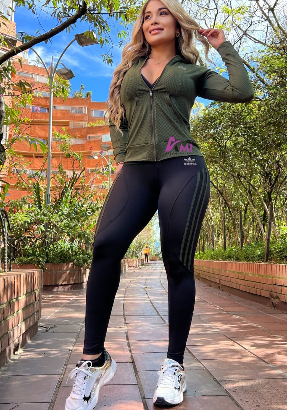 Conjunto 2 Piezas - Leggings en Licra Nylon y Chaqueta en Tela Capriti Ref: 10010