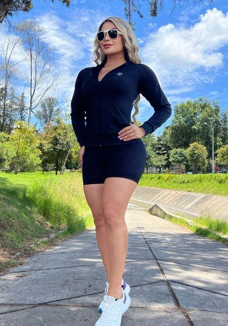 Conjunto 2 Piezas - Chaqueta en Licra Deportiva y Shorts en Licra Nylon Ref: 10300