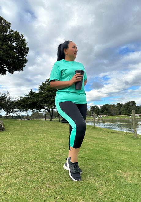 Conjunto 2 Piezas - Capri en Licra Nylons y Camiseta en Licra Liviana Ref: 5090