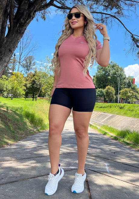 Conjunto 2 piezas incluye camiseta  elaborada en licra deportiva  y short en licra nylon Ref: 10400