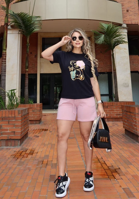 Conjunto 2 Piezas -Elaborado: Shorts en tela Burda y Camiseta oversize en Algodón con aplique de lujo Ref: 130