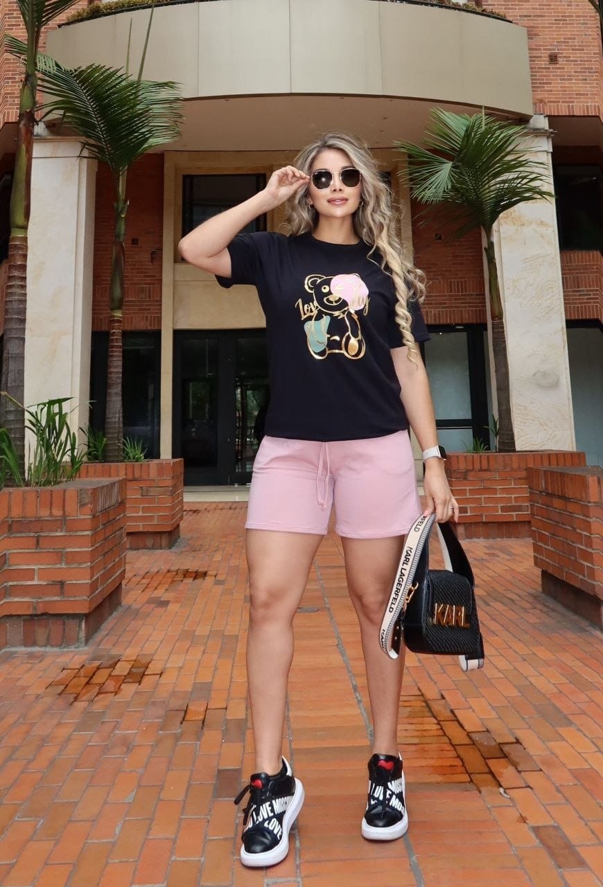 Conjunto 2 Piezas -Elaborado: Shorts en tela Burda y Camiseta oversize en Algodón con aplique de lujo Ref: 130