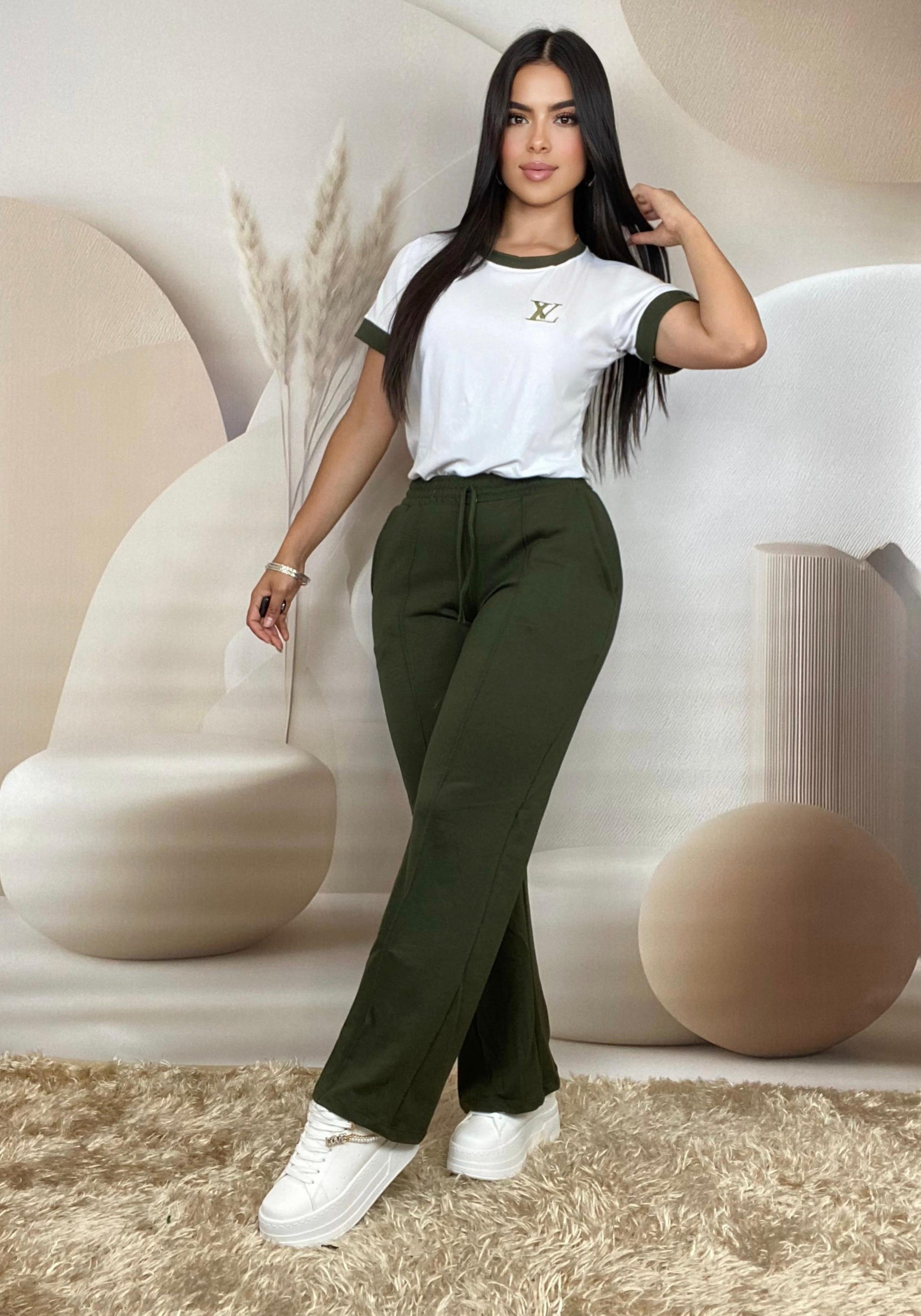 Conjunto 2 Piezas - Pantalón en Burda y Camiseta en Algodón con Logo Bordado Ref: 800