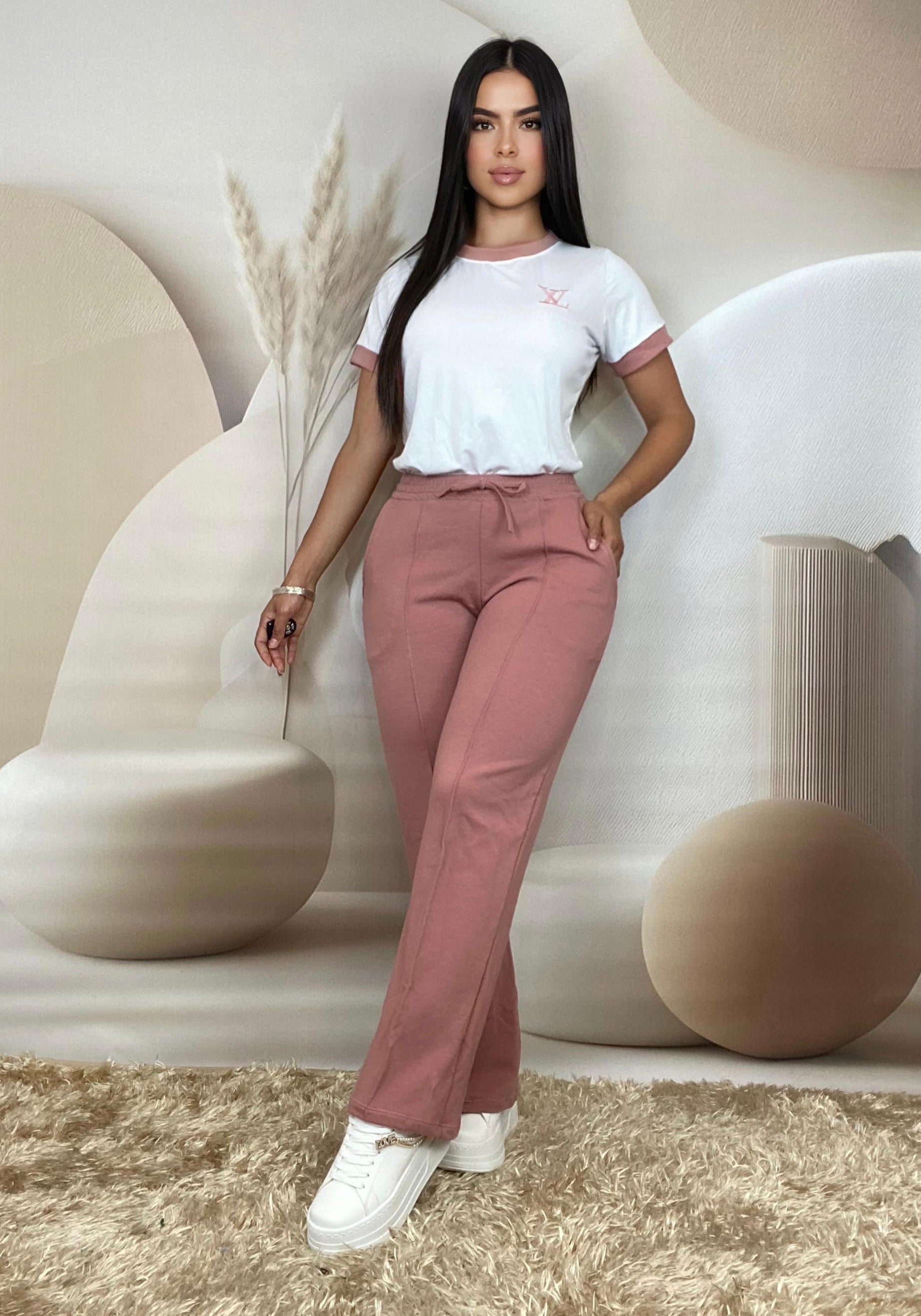 Conjunto 2 Piezas - Pantalón en Burda y Camiseta en Algodón con Logo Bordado Ref: 800