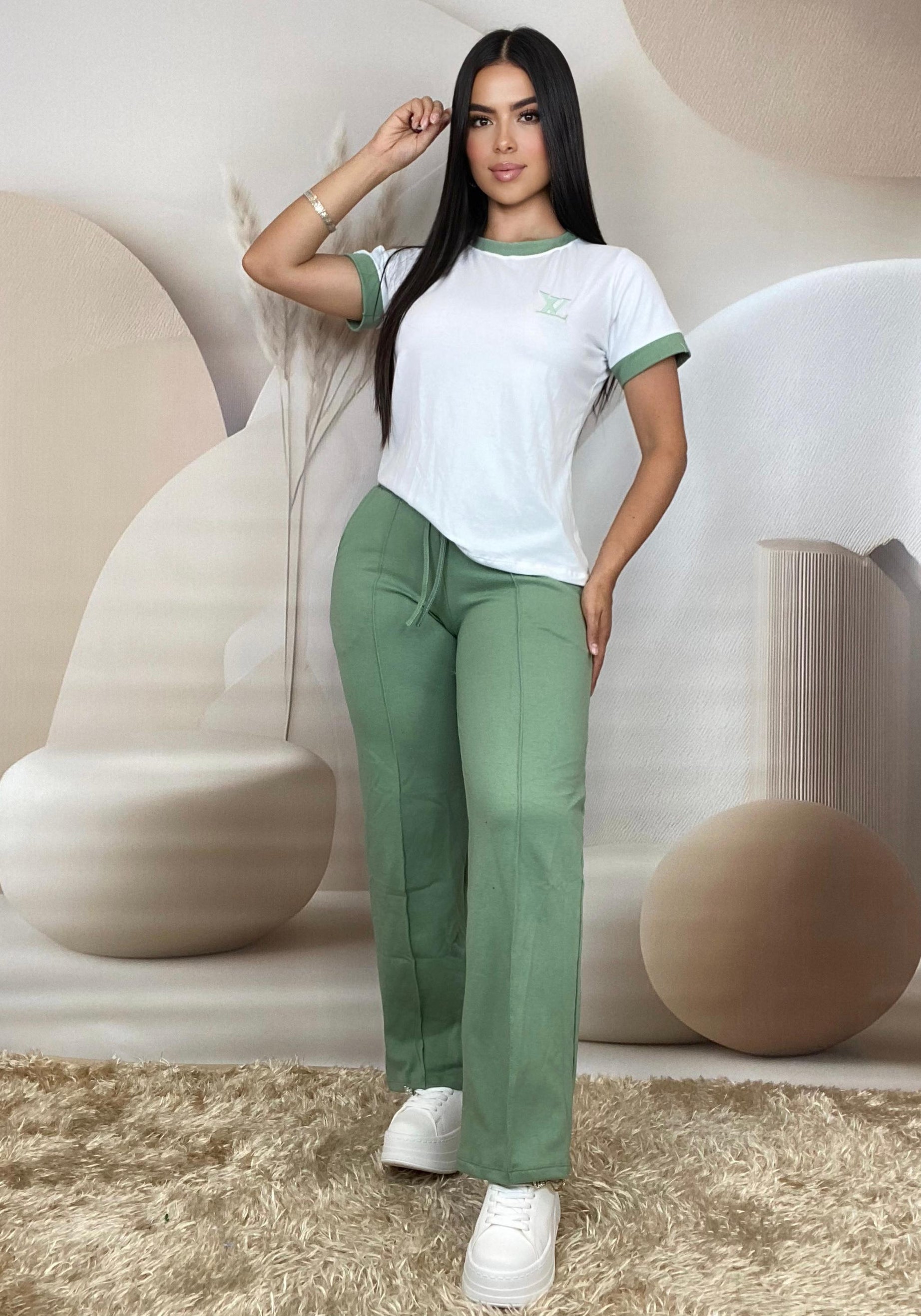 Conjunto 2 Piezas - Pantalón en Burda y Camiseta en Algodón con Logo Bordado Ref: 800