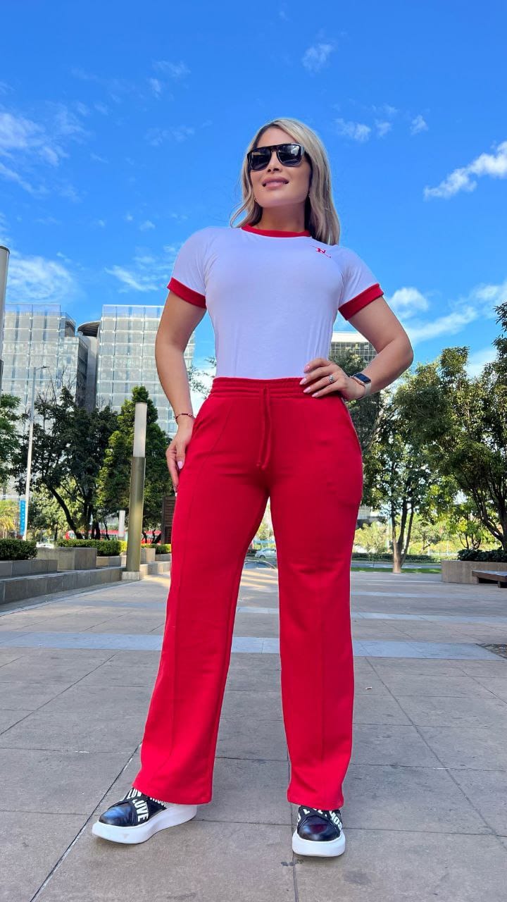 Conjunto 2 Piezas - Pantalón en Burda y Camiseta en Algodón con Logo Bordado Ref: 800