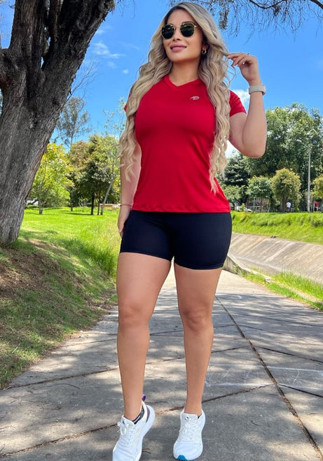 Conjunto 2 piezas incluye camiseta  elaborada en licra deportiva  y short en licra nylon Ref: 10400