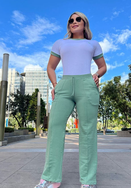 Conjunto 2 Piezas - Pantalón en Burda y Camiseta en Algodón con Logo Bordado Ref: 800